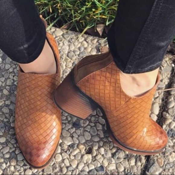 [LAST PAIR]  Woven Zipper bootie - Picture 2 of 5